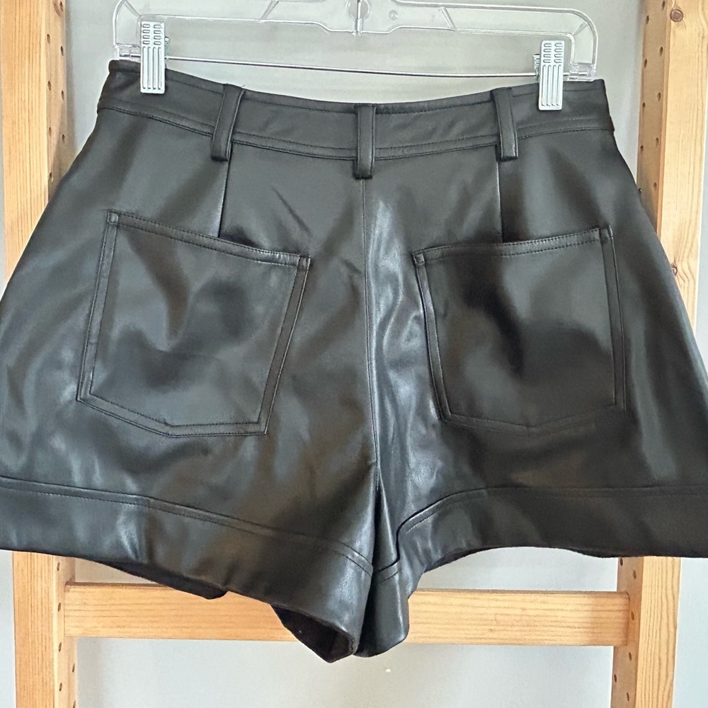 WE WORE WHAT Women's Black Faux Leather Cuffed Shorts Size 28 NWT - Picture 7 of 9